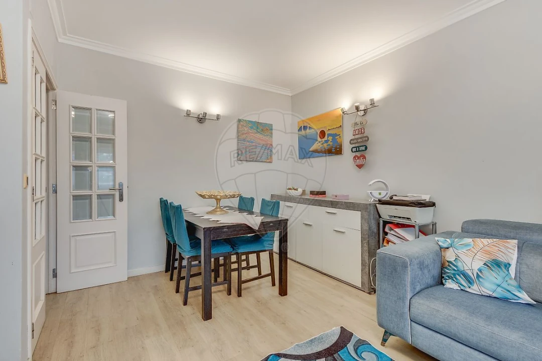 Apartamento T2 para Venda em Algueirão-Mem Martins Foto 4