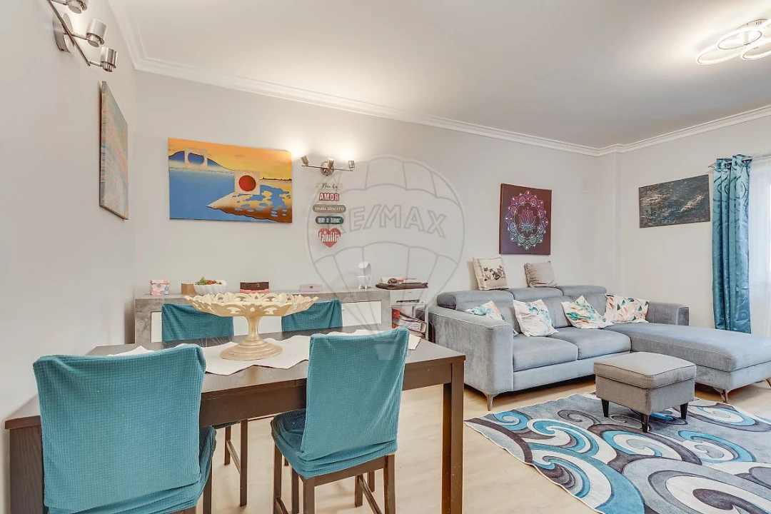 Apartamento T2 para Venda em Algueirão-Mem Martins Foto 1