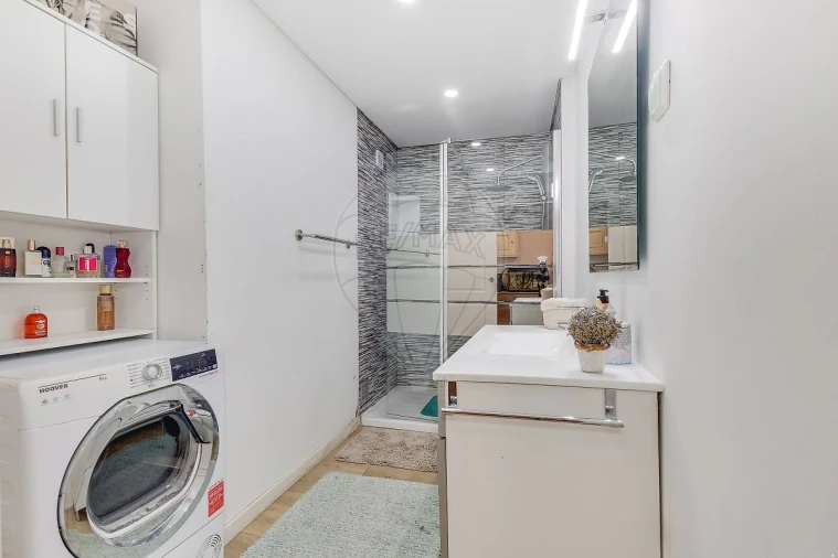 Apartamento T2 para Venda em Algueirão-Mem Martins Foto 9