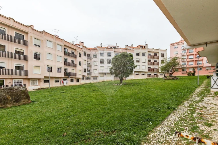 Apartamento T2 para Venda em Algueirão-Mem Martins Foto 26