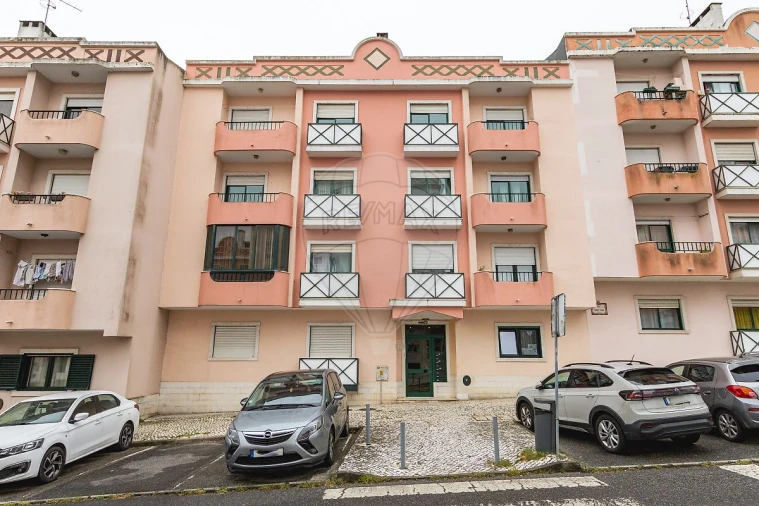 Apartamento T2 para Venda em Algueirão-Mem Martins Foto 30