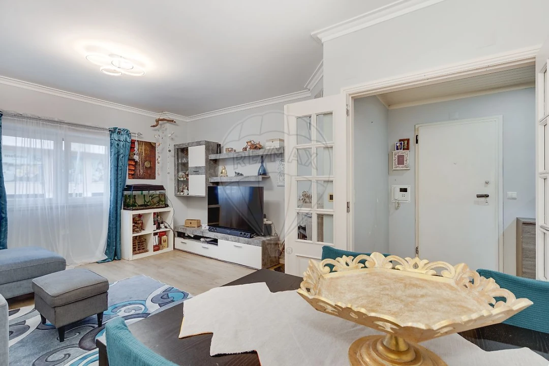 Apartamento T2 para Venda em Algueirão-Mem Martins Foto 2