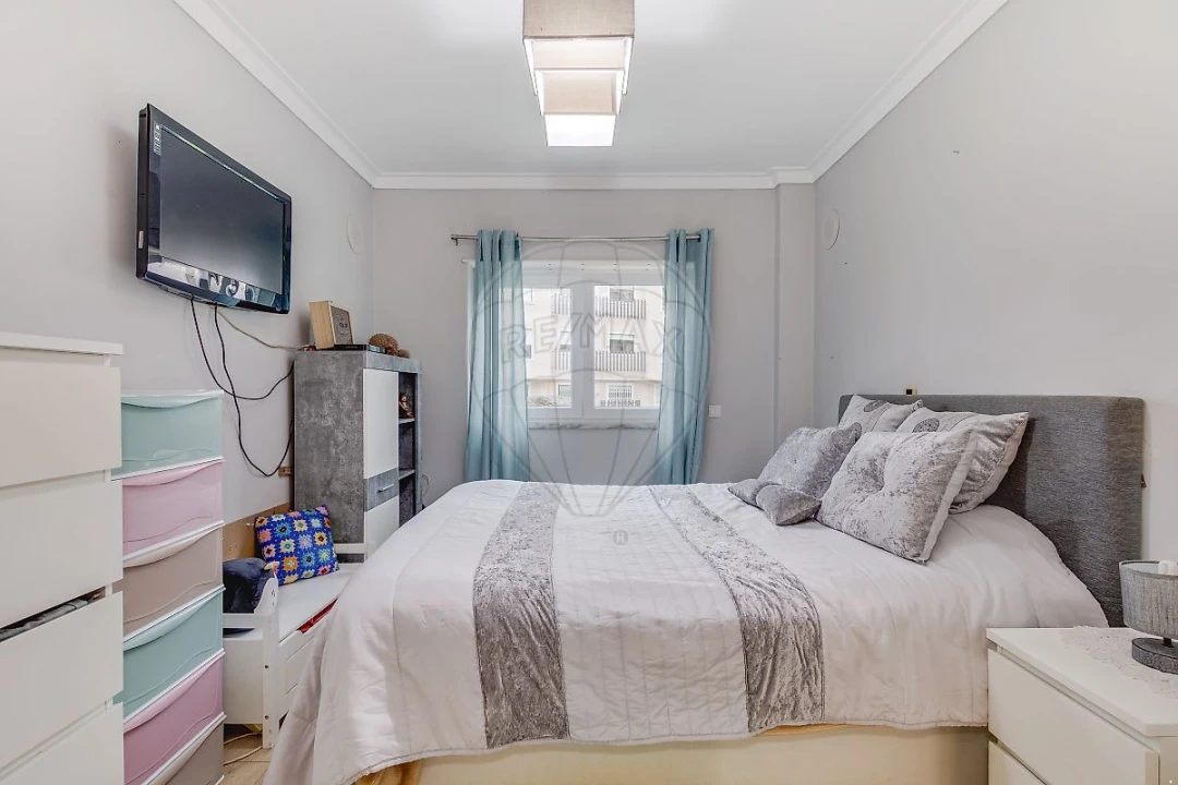 Apartamento T2 para Venda em Algueirão-Mem Martins Foto 12