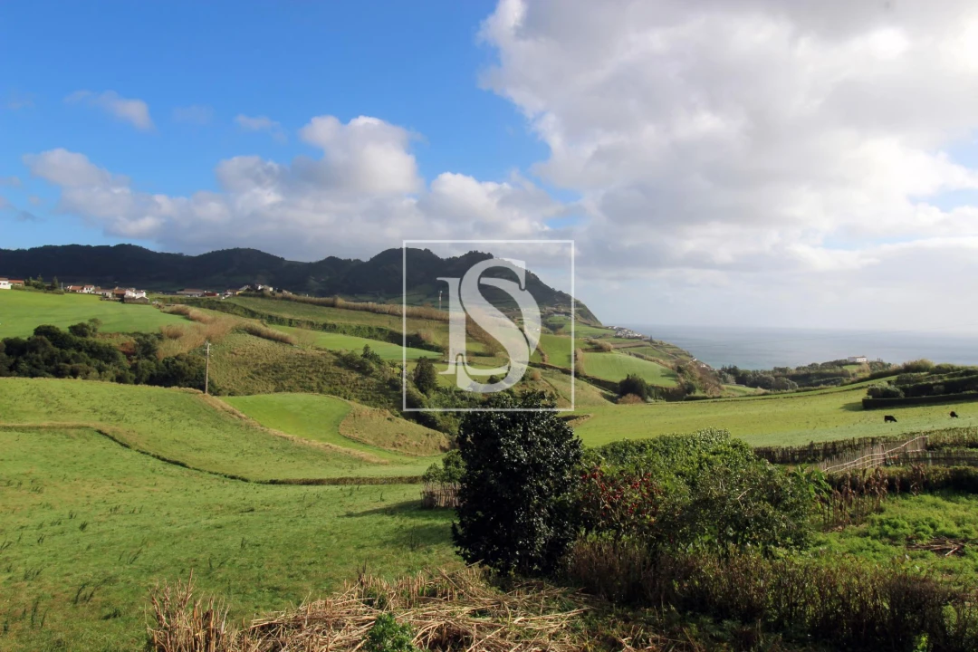 Moradia T2 para Venda em Povoação Foto 13