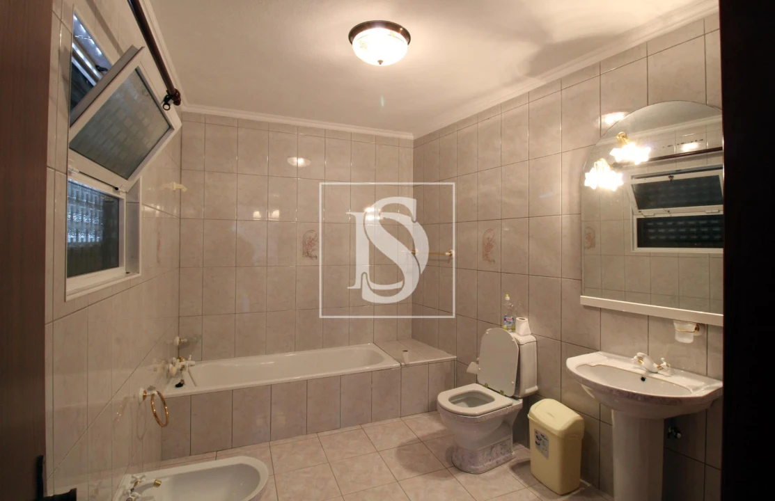 Moradia T2 para Venda em Povoação Foto 6