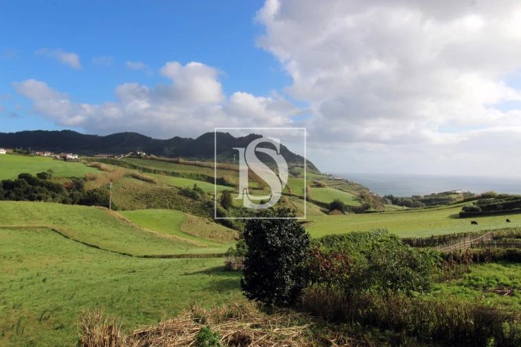 Moradia T2 para Venda em Povoação Foto 13