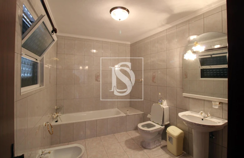 Moradia T2 para Venda em Povoação Foto 6