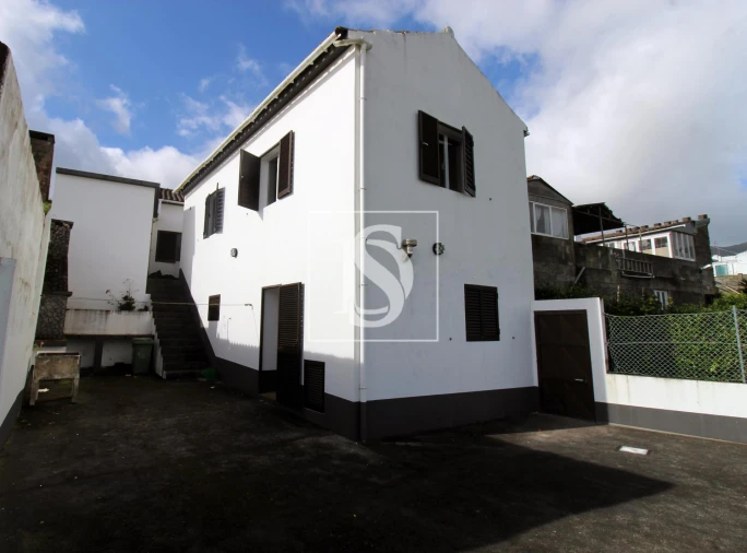 Moradia T2 para Venda em Povoação Foto 11