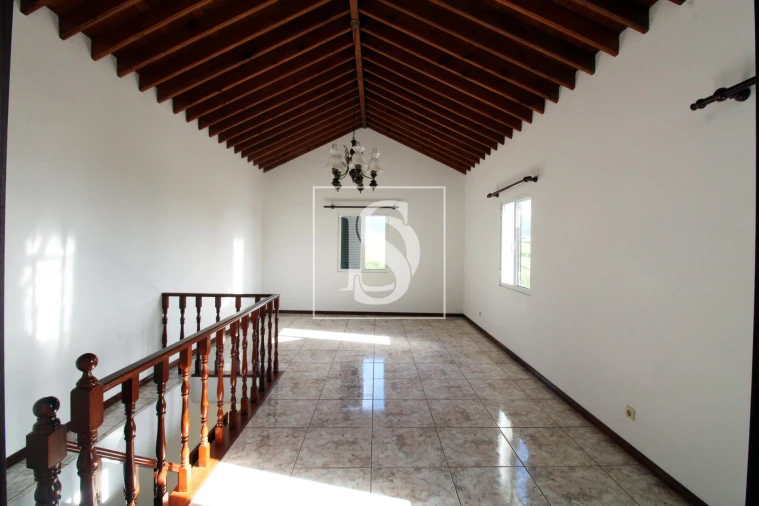 Moradia T2 para Venda em Povoação Foto 8