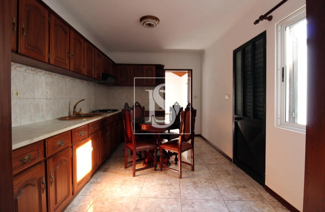 Moradia T2 para Venda em Povoação Foto 5