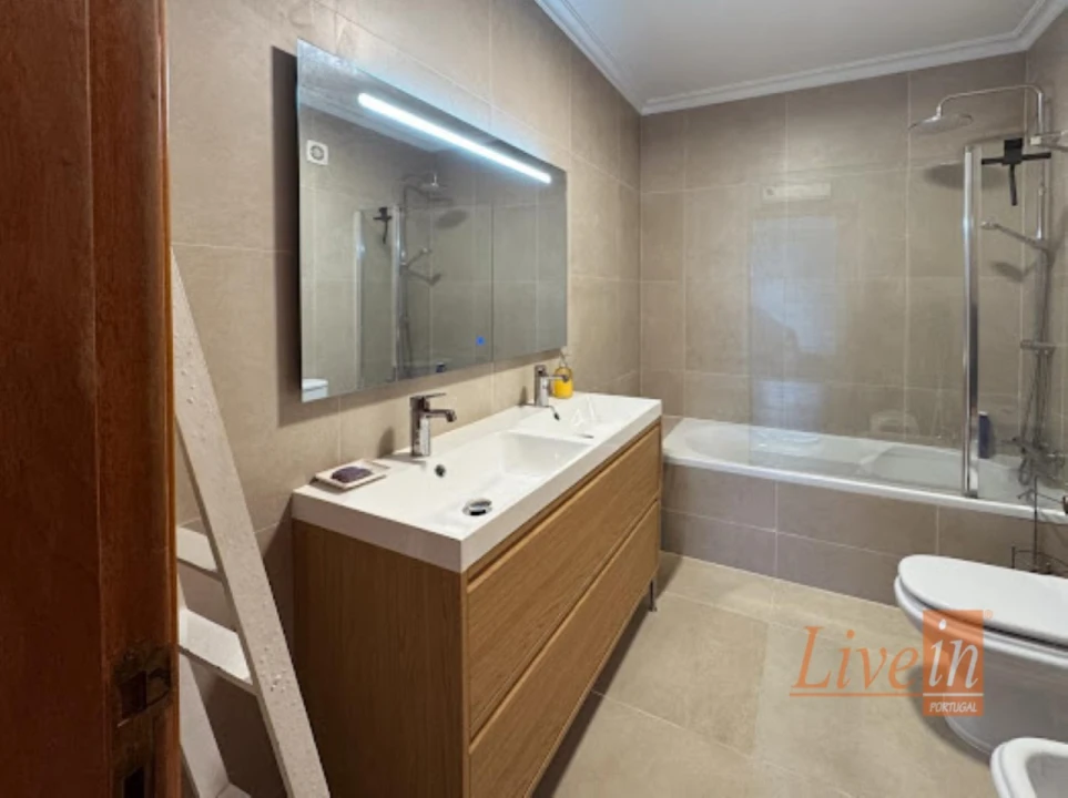 Moradia T5 para Venda em Silveira Foto 15