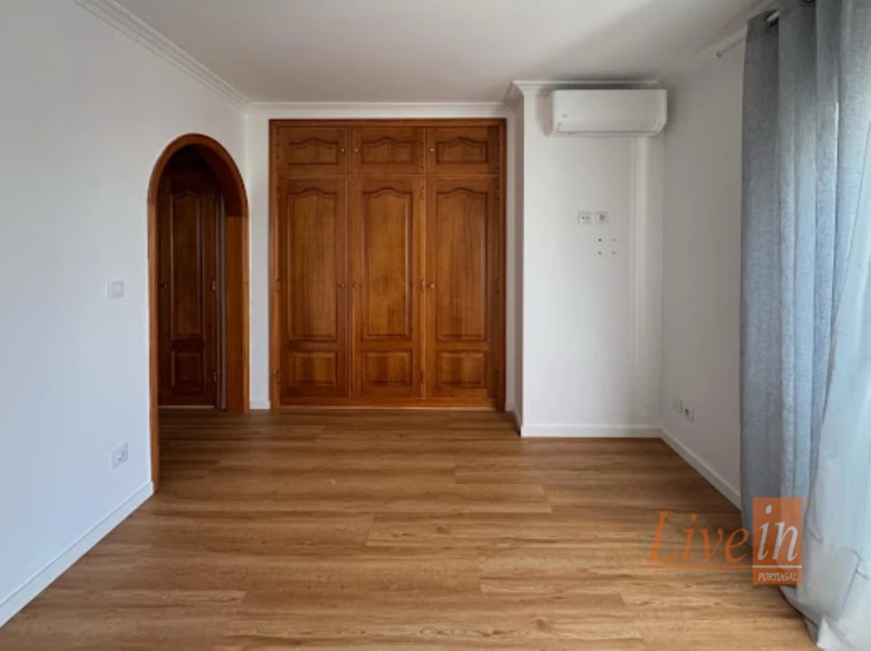 Moradia T5 para Venda em Silveira Foto 23