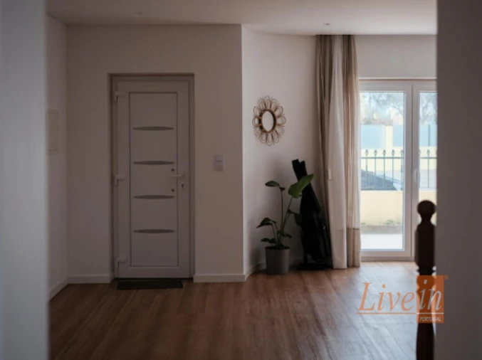 Moradia T5 para Venda em Silveira Foto 4