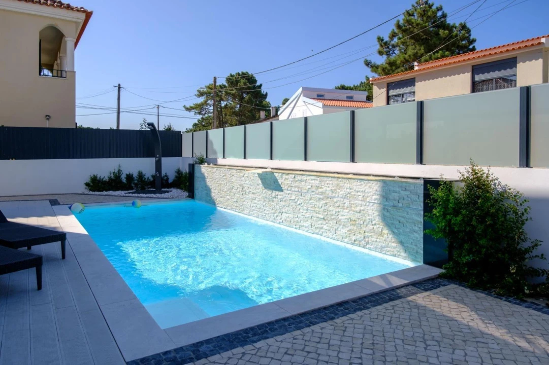 Moradia T4 para Venda em Charneca de Caparica e Sobreda Foto 2