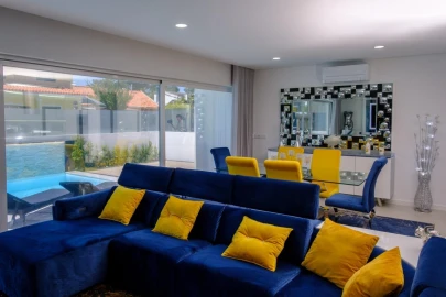 Moradia T4 para Venda em Charneca de Caparica e Sobreda