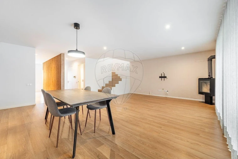 Moradia T3 para Venda em Vila Nova de Famalicão e Calendário Foto 7