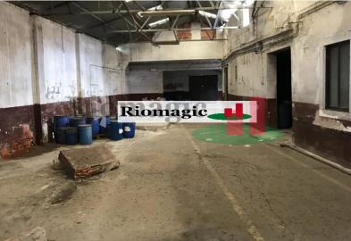 Armazém para Venda em Alcanena e Vila Moreira