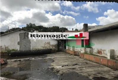 Armazém para Venda em Alcanena e Vila Moreira