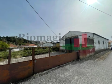 Armazém para Venda em Alcanena e Vila Moreira