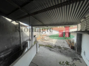 Armazém para Venda em Alcanena e Vila Moreira