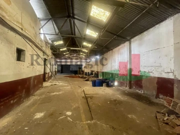 Armazém para Venda em Alcanena e Vila Moreira
