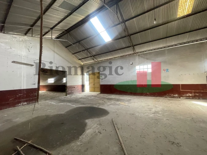 Armazém para Venda em Alcanena e Vila Moreira Foto 3