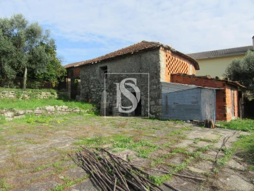 Quinta T0 para Venda em Campo de Besteiros