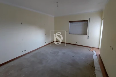 Prédio para Venda em Santiago de Besteiros