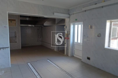 Prédio para Venda em Santiago de Besteiros