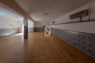 Prédio para Venda em Santiago de Besteiros