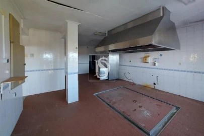 Prédio para Venda em Santiago de Besteiros