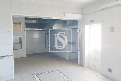 Prédio para Venda em Santiago de Besteiros