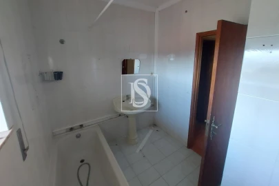 Prédio para Venda em Santiago de Besteiros