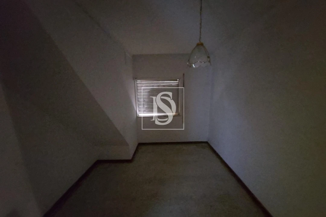 Prédio para Venda em Santiago de Besteiros Foto 14