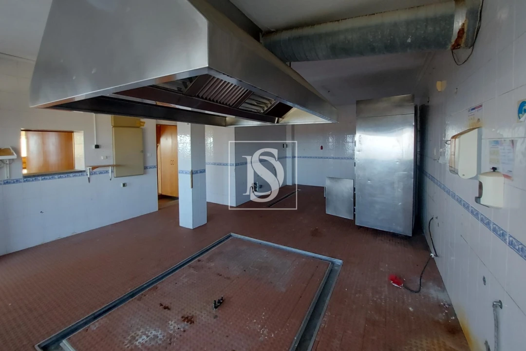 Prédio para Venda em Santiago de Besteiros Foto 17