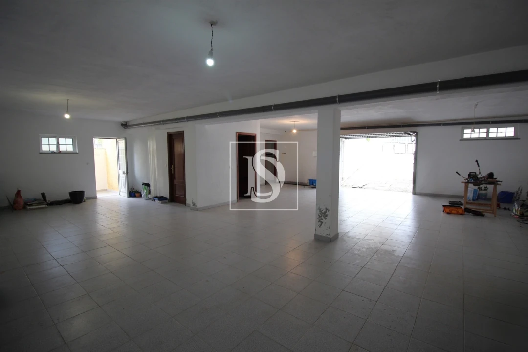 Moradia T4 para Venda em Orgens Foto 25
