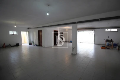 Moradia T4 para Venda em Orgens