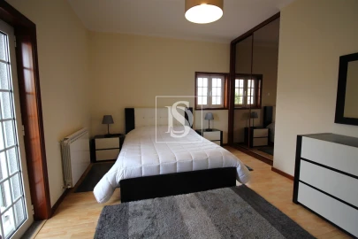 Moradia T4 para Venda em Orgens