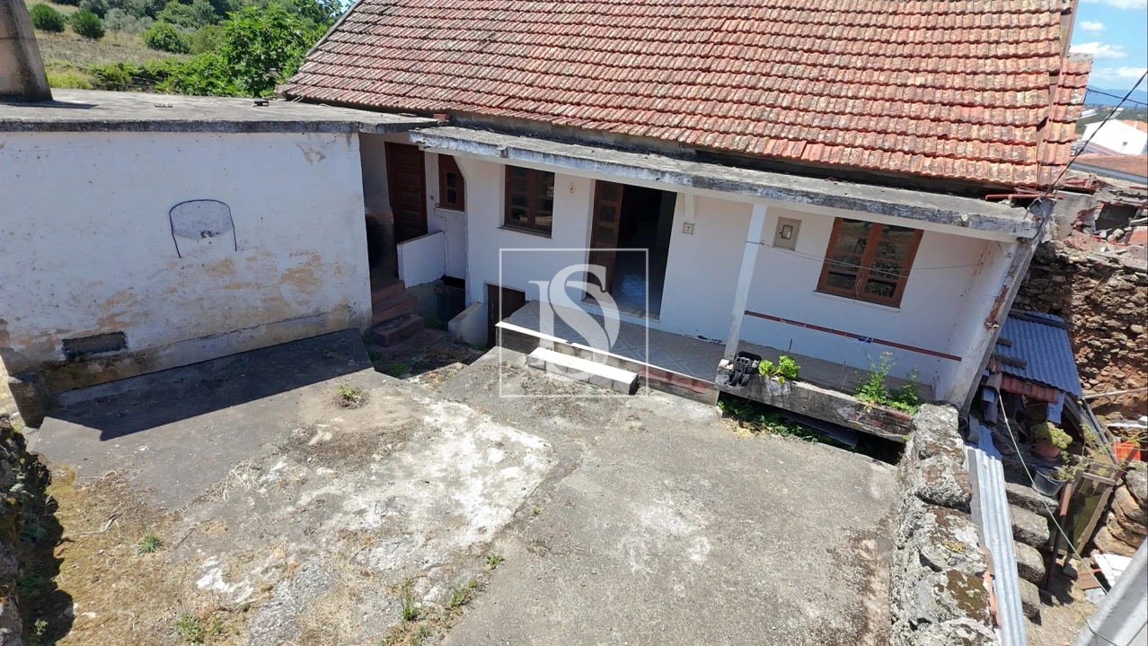 Moradia T2 para Venda em Pinheiro de Azere Foto 1