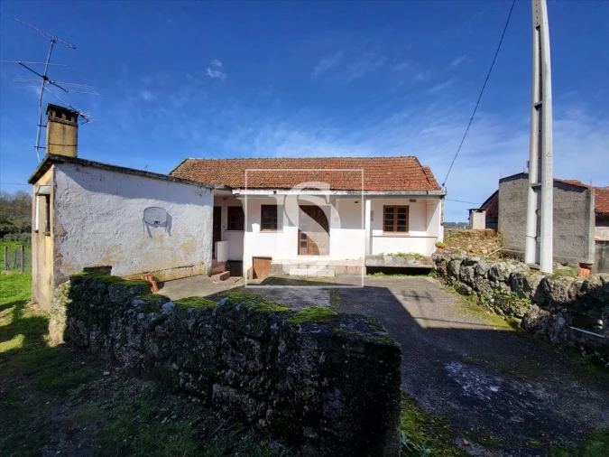 Moradia T2 para Venda em Pinheiro de Azere Foto 3