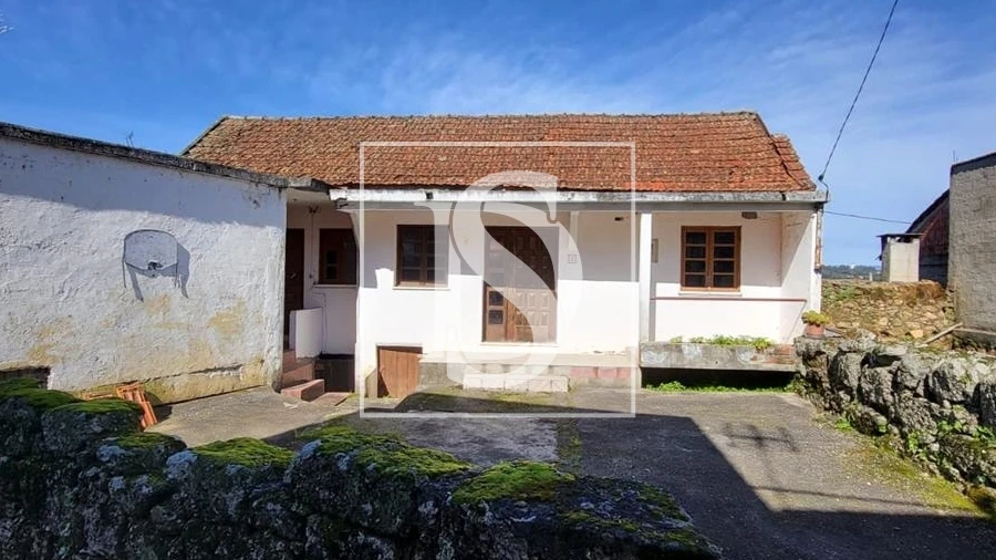 Moradia T2 para Venda em Pinheiro de Azere