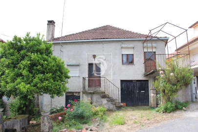 Moradia T10 para Venda em São Miguel do Outeiro e Sabugosa