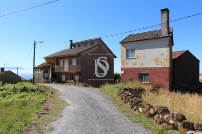 Moradia T3 para Venda em Caparrosa e Silvares