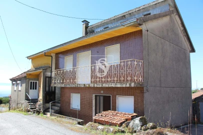 Moradia T3 para Venda em Caparrosa e Silvares