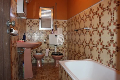 Moradia T3 para Venda em Caparrosa e Silvares