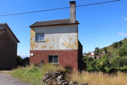 Moradia T3 para Venda em Caparrosa e Silvares