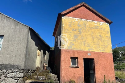 Moradia T3 para Venda em Caparrosa e Silvares