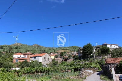 Moradia T3 para Venda em Caparrosa e Silvares