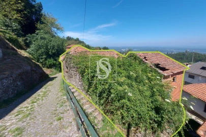 Moradia T2 para Venda em Santiago de Besteiros