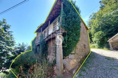 Moradia T2 para Venda em Santiago de Besteiros